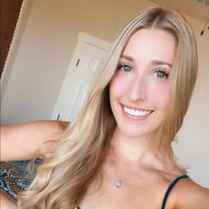 Meet your Posher, Julia